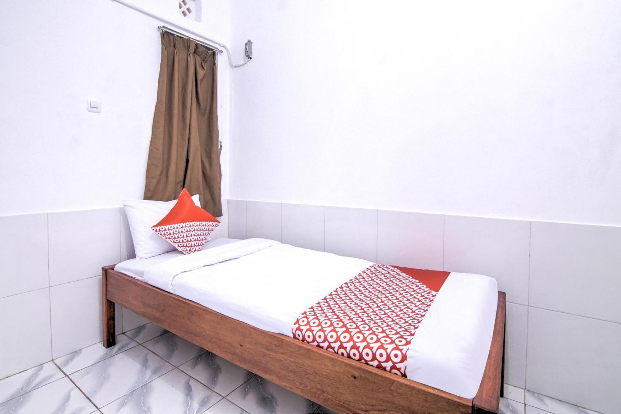 Oyo 3317 Maju Jaya Homestay Syariah Bogor Exterior foto