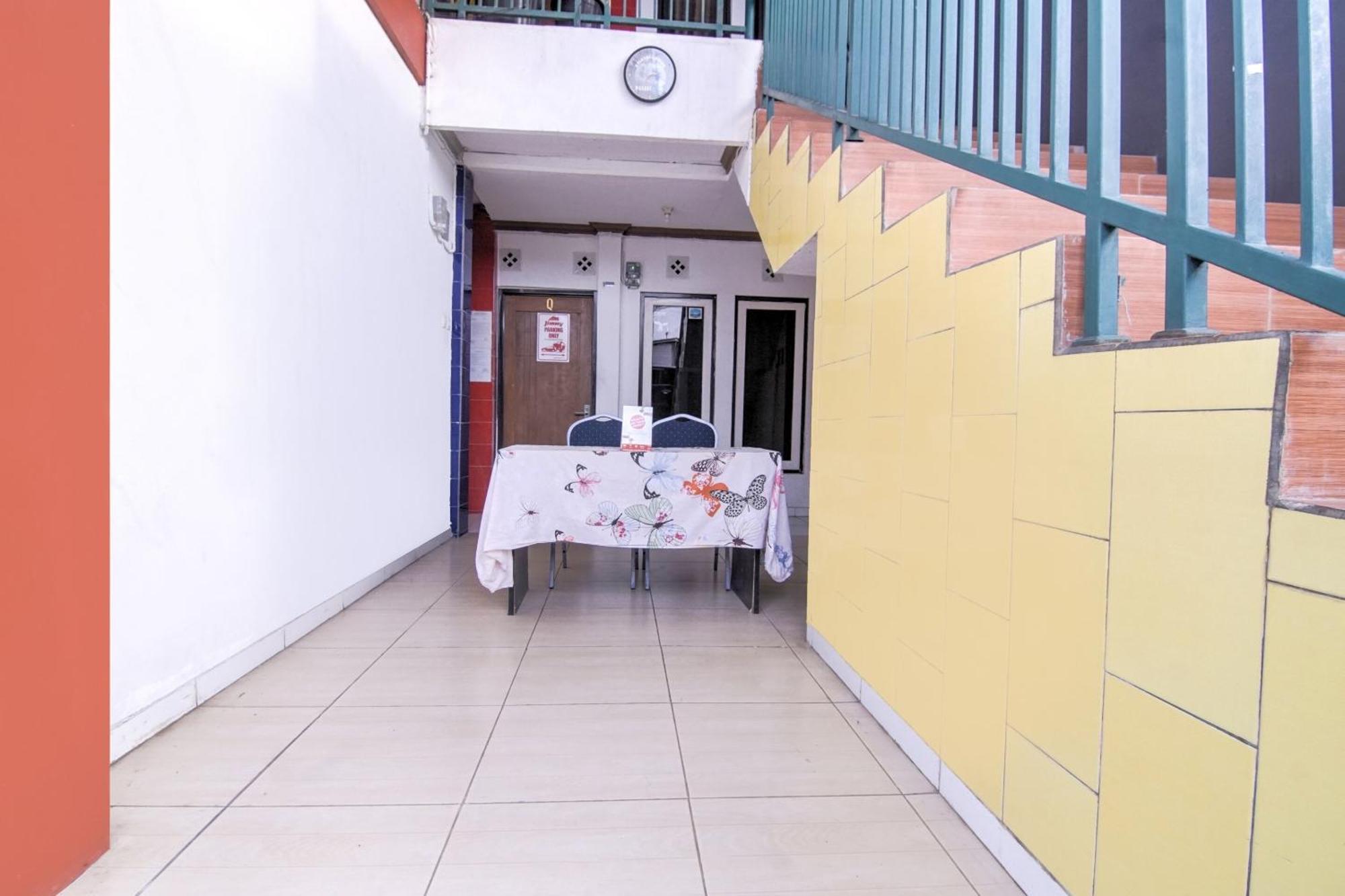 Oyo 3317 Maju Jaya Homestay Syariah Bogor Exterior foto
