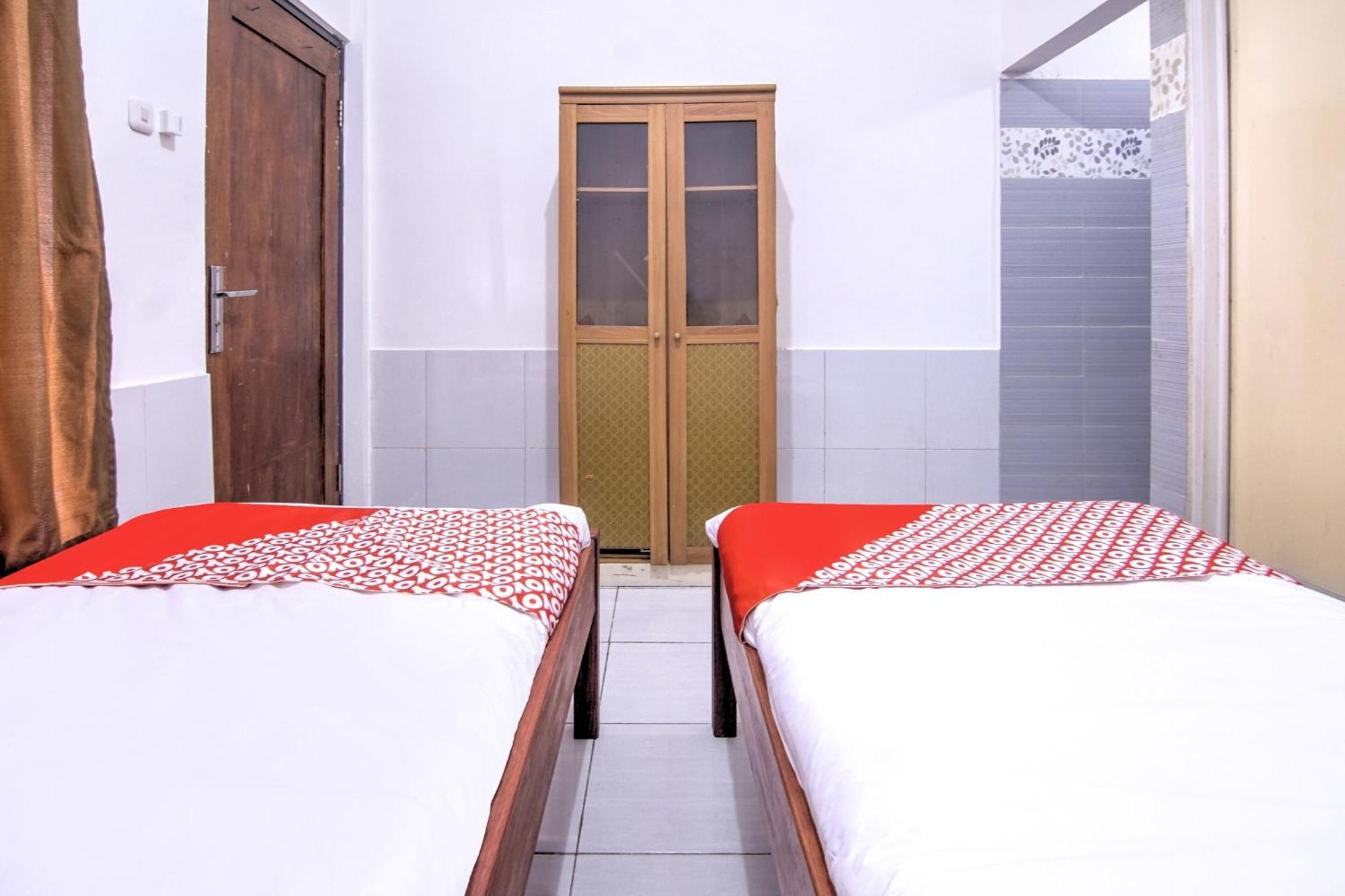 Oyo 3317 Maju Jaya Homestay Syariah Bogor Exterior foto