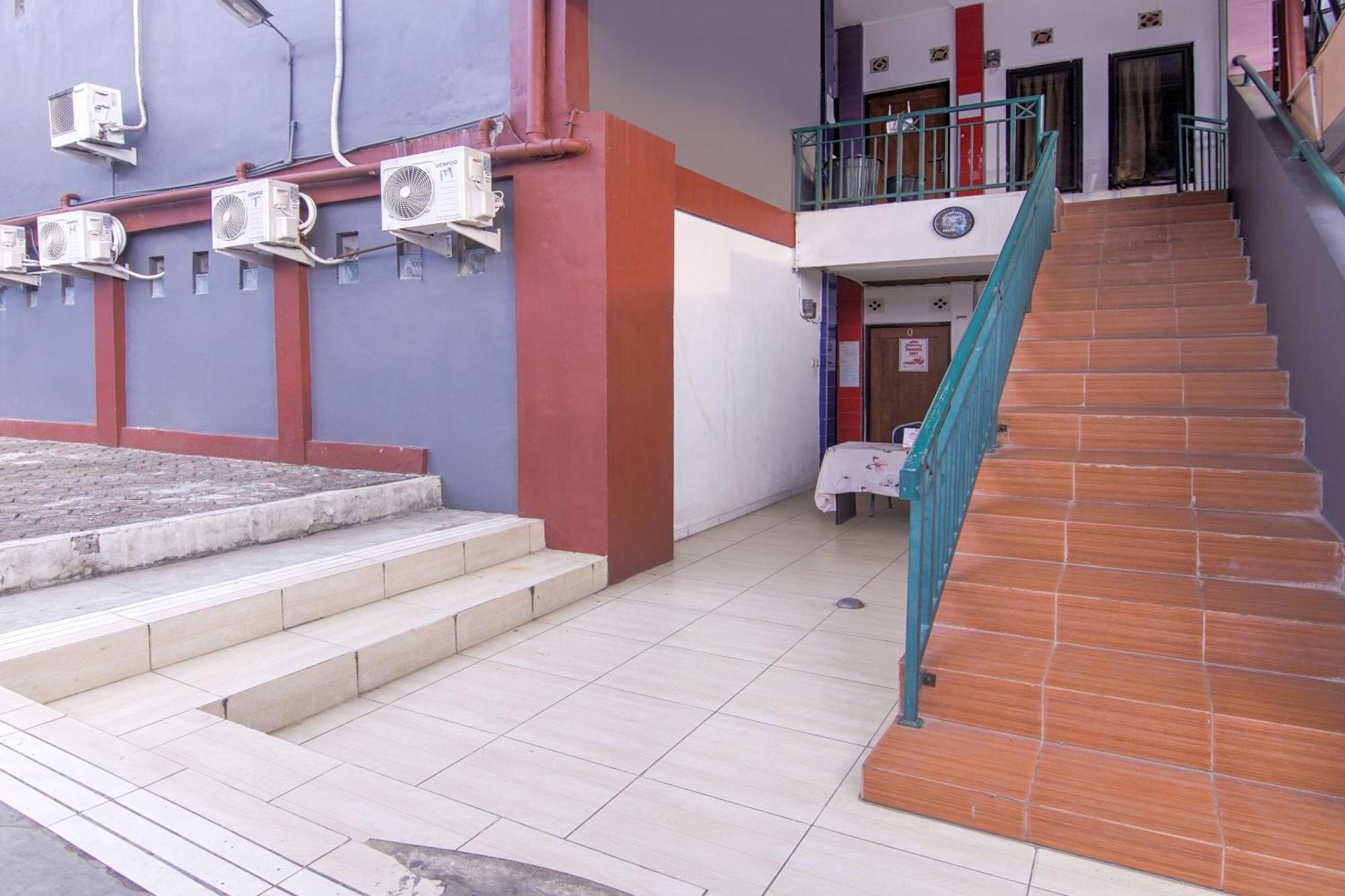 Oyo 3317 Maju Jaya Homestay Syariah Bogor Exterior foto
